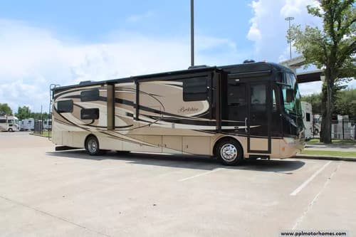 63871 - 40' 2014 Forest River Berkshire 400BH 360hp Cummins w/4 Slides - Bunk House Image 1