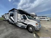55606 - 33' 2014 Itasca Cambria 30J w/3 Slides Image 1