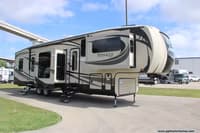 62755 - 42' 2016 Jayco Pinnacle 38FLSA w/5 Slides Image 1