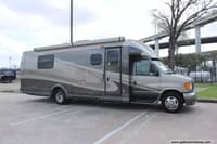 62429 - 28' 2005 Isata Dynamax Touring Sedan 282 w/Slide Image 1