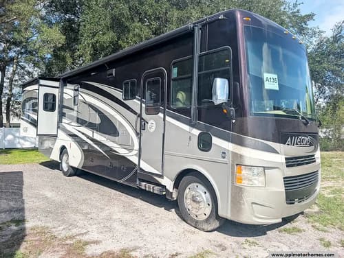 64709 - 34' 2016 Tiffin Allegro 32SA w/4 Slides Image 1