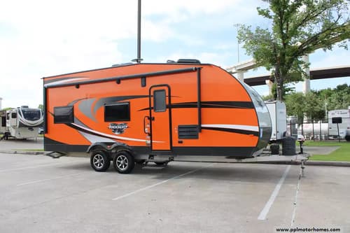 63459 - 28' 2018 Livin Lite Quick Silver Vrv Ultra Lite QUI - Toy Hauler Image 1