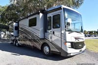 61447 - 40' 2016 Newmar Ventana 4037 400hp Cummins w/3 Slides Image 1