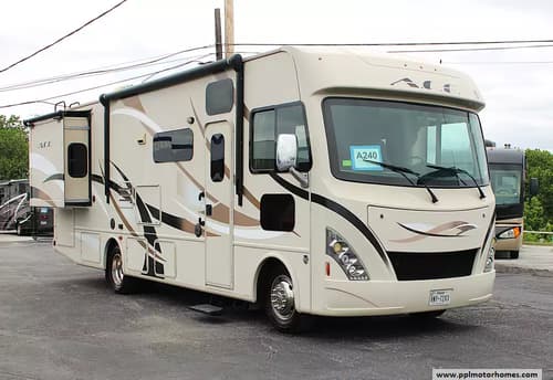 63128 - 31' 2016 Thor Ace 30.1 w/2 Slides Image 1