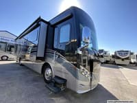 61481 - 38' 2016 Thor Venetian 37M 380hp Cummins w/3 Slides Image 1