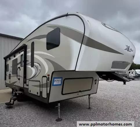 60502 - 30' 2016 Keystone Cougar Xlite 27RKS w/2 Slides Image 1