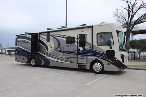 61826 - 37' 2018 Fleetwood Pace Arrow 36U 340hp Cummins w/2 Slides Image 1