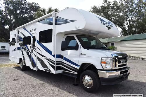 61928 - 31' 2021 Thor Outlaw 29J w/Slide - Toy Hauler Image 1
