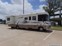 56459 - 33' 2002 Winnebago Brave 32V w/2 Slides Image 1