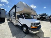 64568 - 27' 2018 Thor Four Winds 24F w/Slide Image 1