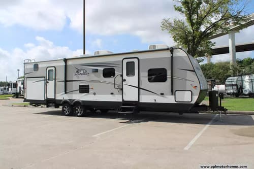 64225 - 36' 2017 Jayco Jay Flight 32BHDS w/2 Slides - Bunk House Image 1
