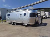 56937 - 25' 2021 Airstream Flying Cloud 25RB TWIN Image 1