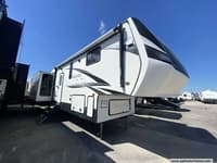 64699 - 38' 2019 Forest River Wildcat 34WB w/3 Slides Image 1