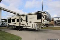 61525 - 39' 2015 Keystone Montana 3735MK w/4 Slides Image 1