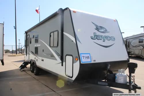 64132 - 27' 2016 Jayco Jay Feather 23RD w/Slide Image 1