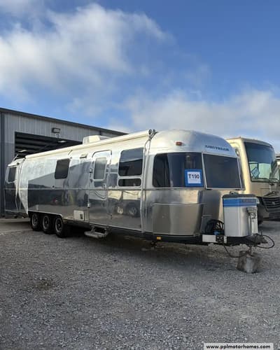 64988 - 35' 1994 Airstream Excella 35 Image 1