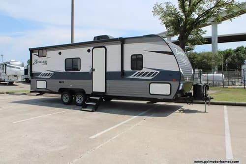 63895 - 29' 2020 Crossroads Zinger Lite 252BH Image 1
