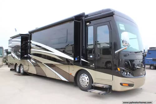 62400 - 44' 2015 Newmar Ventana 4369 400hp Cummins w/3 Slides Image 1