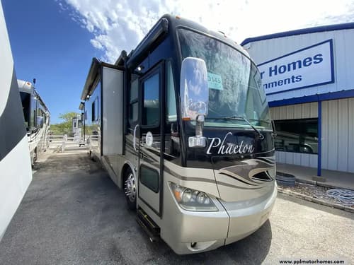 64370 - 40' 2013 Tiffin Phaeton 40QBH 380hp Cummins w/4 Slides Image 1