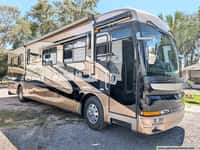 64652 - 40' 2005 Fleetwood American Tradition 40W 370hp Cummins w/2 Slides Image 1