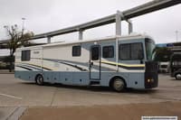 61644 - 39' 2005 Fleetwood Bounder Turbo 39Z 300hp Caterpillar w/Slide Image 1