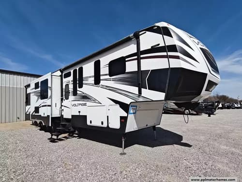 62537 - 44' 2016 Dutchmen Voltage 3970 w/3 Slides & Generator  - Toy Hauler Image 1