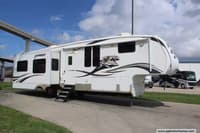 62294 - 37' 2009 Keystone Everest 345S w/4 Slides Image 1