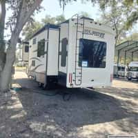 59593 - 31' 2015 Keystone Alpine 3100RL w/3 Slides Image 1
