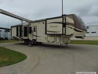 56036 - 40' 2019 Forest River Wildcat 37WB w/4 Slides Image 1