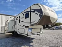 61243 - 34' 2016 Forest River Wildcat 28SGX w/3 Slides Image 1