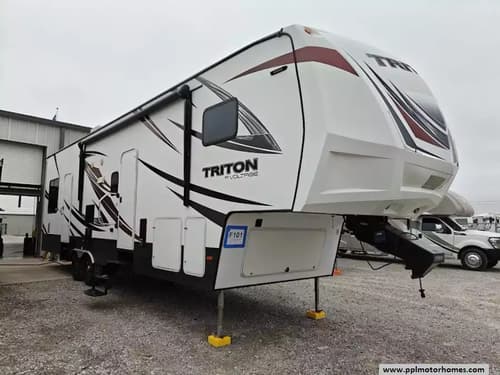 60262 - 38' 2016 Dutchmen Voltage Triton 3451 w/Slide & Generator  - Toy Hauler Image 1