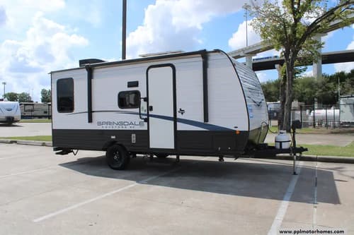 64654 - 20' 2024 Keystone Springdale 1750RD Image 1