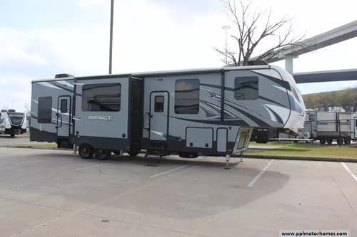 61883 - 39' 2017 Keystone Impact 361 w/3 Slides & Generator  - Toy Hauler Image 1