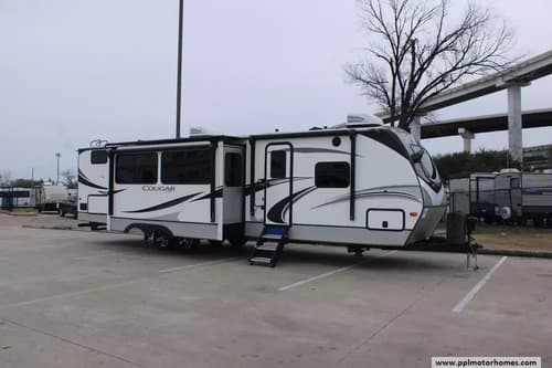 62014 - 37' 2020 Keystone Cougar 34TSB w/3 Slides - Bunk House Image 1