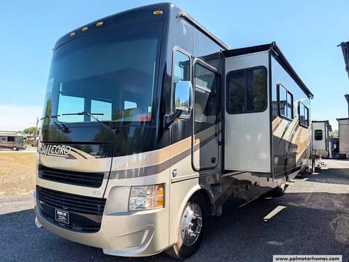 63173 - 34' 2015 Tiffin Allegro 32SA w/2 Slides Image 1