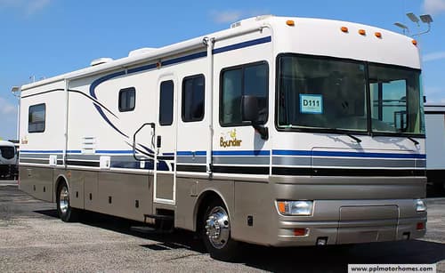 61017 - 39' 2002 Fleetwood Bounder 39Z w/Slide Image 1