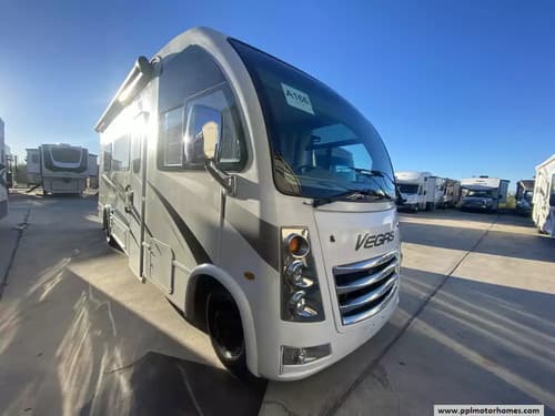 61380 - 26' 2022 Thor Vegas 24.3 w/Slide Image 1