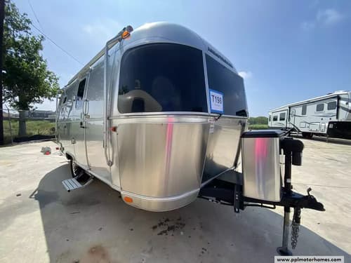 63591 - 21' 2022 Airstream Caravel 20FB Image 1