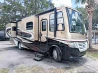 63671 - 31' 2017 Newmar Bay Star 3113 w/3 Slides Image 1