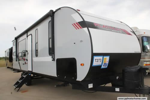 64496 - 32' 2021 Forest River Wildwood Fsx Platinum 270RTKX - Toy Hauler Image 1