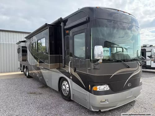 63502 - 43' 2008 Country Coach Allure Founders Edition 420FE 425hp Caterpillar w/4 Slides Image 1