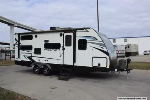 62003 - 27' 2022 Keystone Passport Sl 221BH w/Slide - Bunk House Image 1