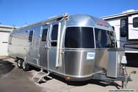 62061 - 31' 2016 Airstream Classic 30 TWIN Image 1