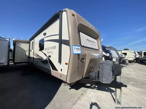 60801 - 35' 2016 Forest River Rockwood Signature 8329SS w/3 Slides Image 1