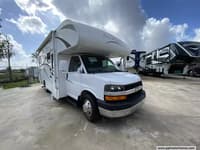 60055 - 26' 2013 Thor Four Winds 24C w/Slide Image 1