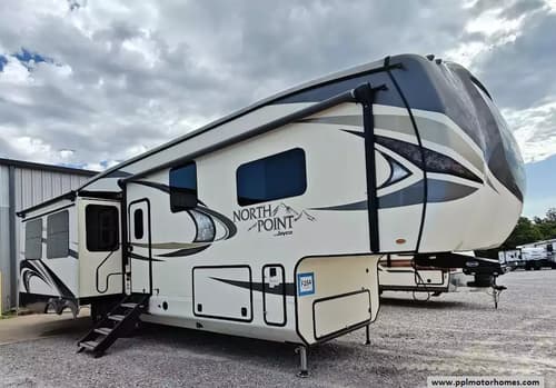 62979 - 39' 2018 Jayco North Point 315RLTS w/3 Slides Image 1