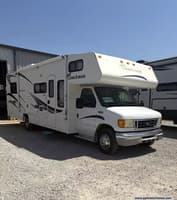 63872 - 31' 2004 Coachmen Leprechan 314SS w/Slide Image 1