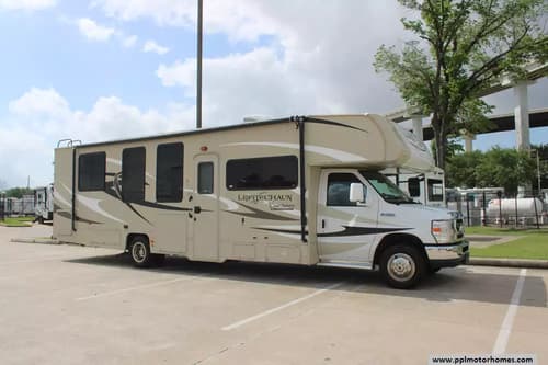 62760 - 33' 2015 Forest River Coachmen Leprechaun LEP w/2 Slides Image 1