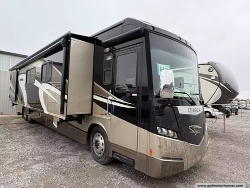 63098 - 44' 2013 Itasca Meridian 42E 400hp Cummins w/3 Slides Image 1