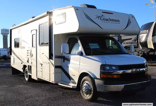 61436 - 30' 2017 Coachmen Freelander 27QB Image 1
